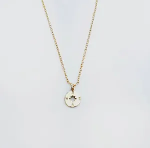 Amazing Mom Compass Necklace