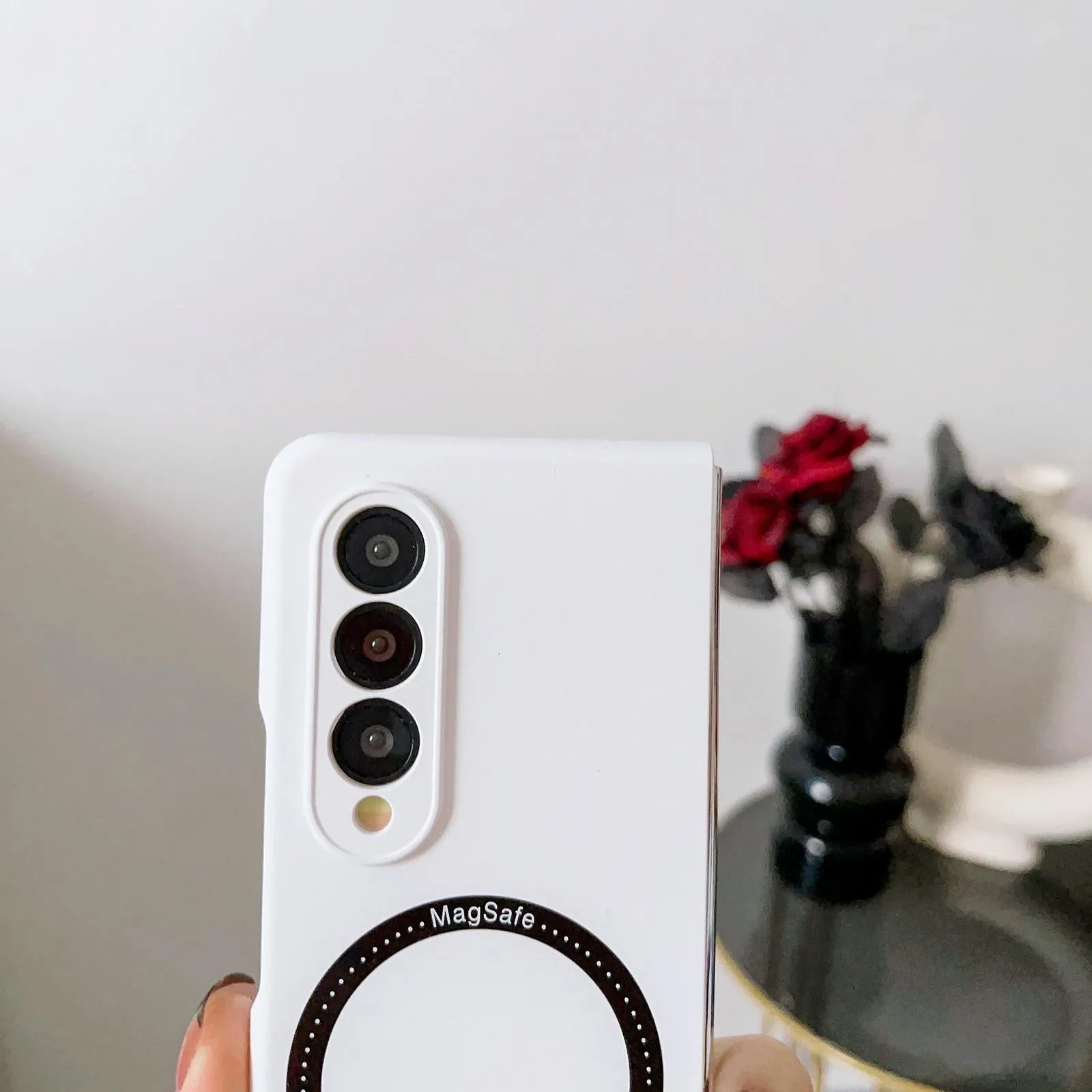 Galaxy z Fold 4 Magnetic Skin Case - Magsafe